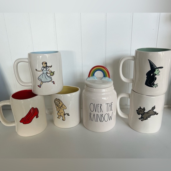 🌈💚 Rae Dunn wizard of OZ set of 5 mugs and one over the rainbow jar - Picture 2 of 5